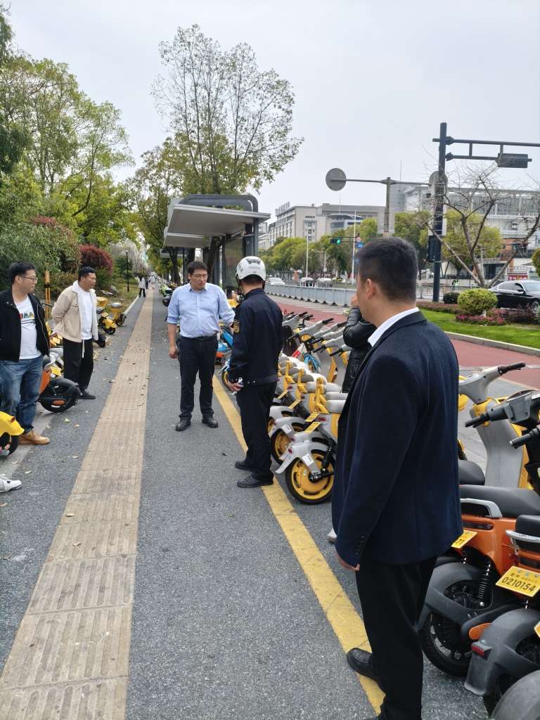 西门进口共享单车整治